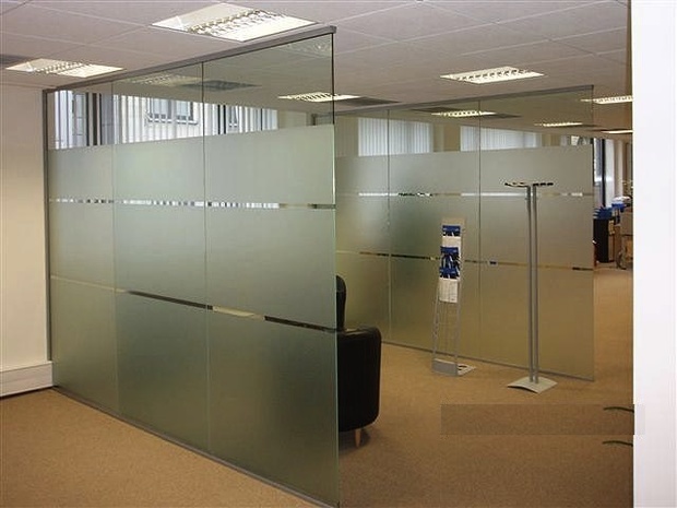 glass-partition-wall